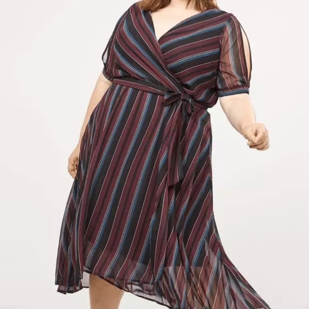 LANE BRYANT DRESS SIZE 26P. FAUX WRAP MIDI STRIPED DRESS. GAUZY, FLOWY, LINED,